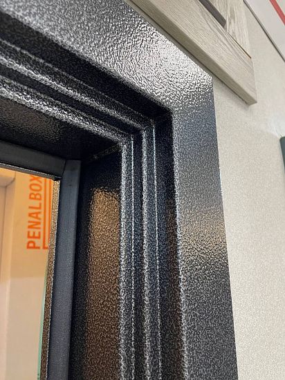 Входная дверь  