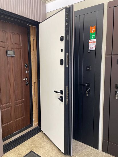 Входная дверь  