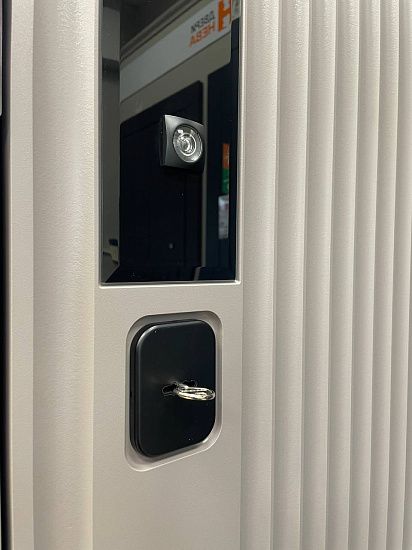 Входная дверь  