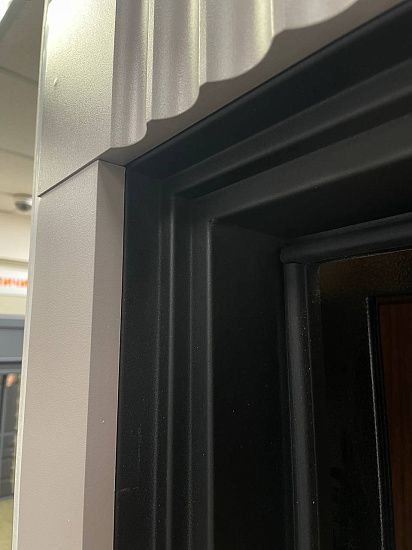 Входная дверь  