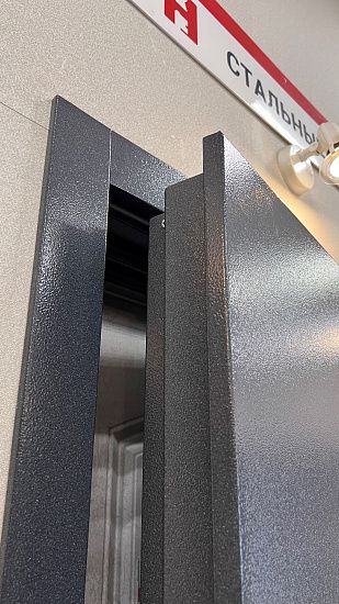 Входная дверь  